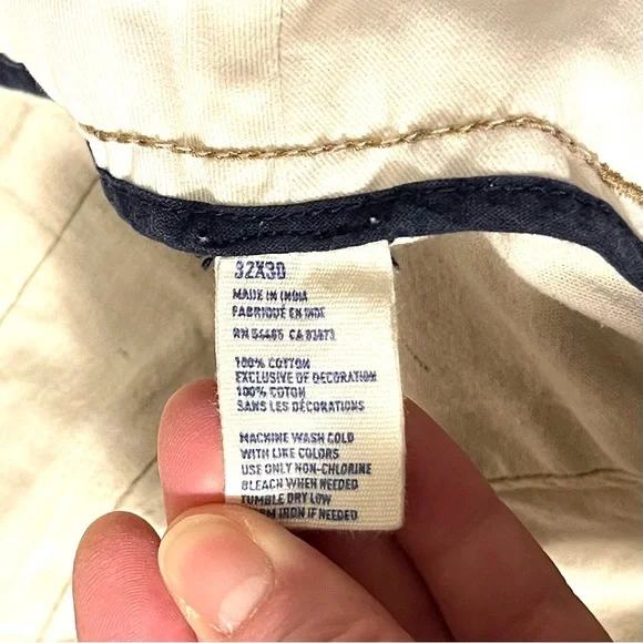 American Eagle Khaki's - Original Straight Leg - Size 32 | 30 - Picture 13 of 14